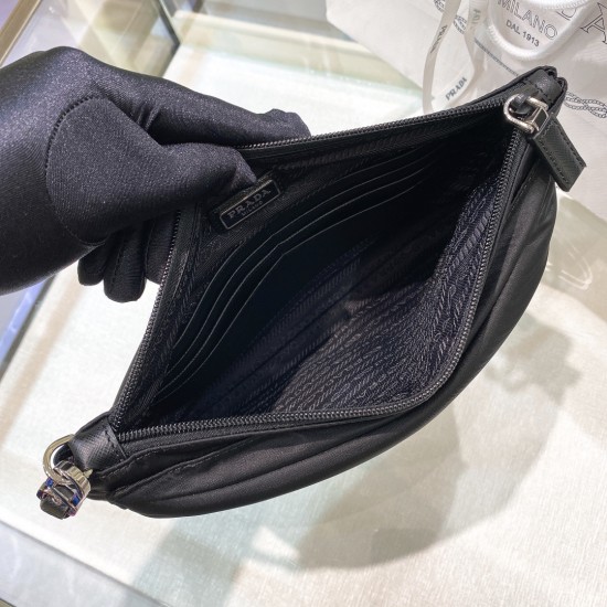 P160 new first new 2NH007 nylon clutch envelope bag imported Saffiano cross grain cowhide waterproof parachute nylon classic triangle label built-in card slot capacity super large with full leather wristlet men and women can be used in unisex handbags fas