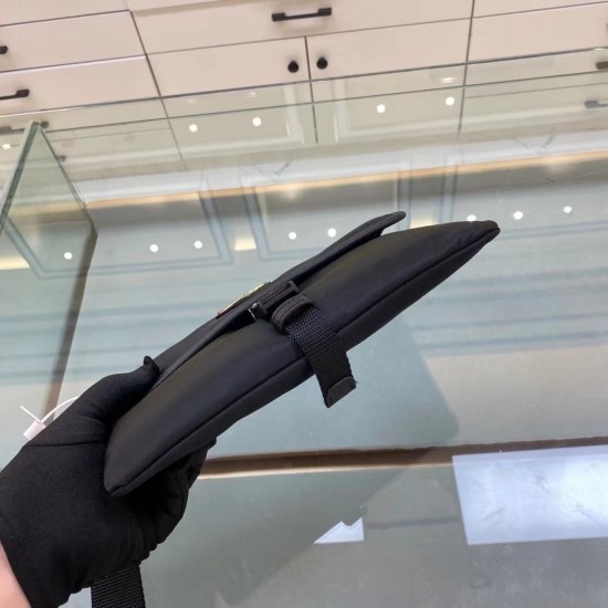 P160 P's counter newest handbag 2NH011 arrived using imported nylon waterproof fabric detachable leather wrist Prada logo lining two inside pockets one with zipper size 2818x2cm Welcome to order!