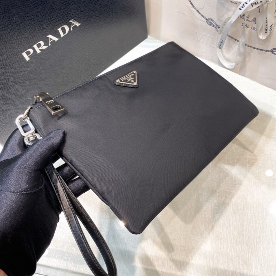 P150 Classic Nylon Clutch Envelope Bag 2NH006Imported Saffiano cross grain cowhide waterproof parachute nylon classic triangle label built-in card slot capacity is super large with full leather wristlet both men and women can use unisex handbag fashionabl