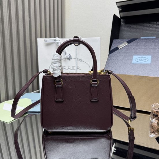 P620 top original single counter new 1BA906mini killer bag this Galleria handbag is made of iconic Saffiano leather with a detachable shoulder strap top gold hardware is a chic interpretation of the classic timeless elegance temperament of the beauty of t