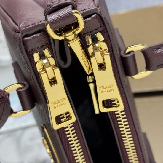 P620 top original single counter new 1BA906mini killer bag this Galleria handbag is made of iconic Saffiano leather with a detachable shoulder strap top gold hardware is a chic interpretation of the classic timeless elegance temperament of the beauty of t