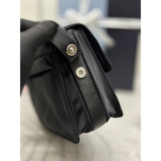 F470 with counter counterpartFully packaged and exclusively made to orderSpring 2022New mini cini messenger bag1BD313The concept of mix and match runs through Prada's narrative languageThe creative design of this flap shoulder bag has been reinterpreted w