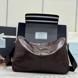 F740 with a full set of counter packaging exclusive customized new waxy leather 2VH187 messenger bag dark coffee This shoulder bag is made of soft and shiny waxy leather carefully crafted smooth and simple silhouette with exquisite details decorated with 