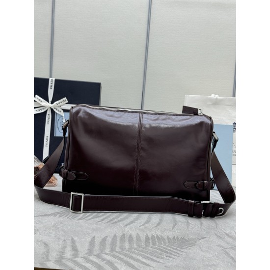 F740 with a full set of counter packaging exclusive customized new waxy leather 2VH187 messenger bag dark coffee This shoulder bag is made of soft and shiny waxy leather carefully crafted smooth and simple silhouette with exquisite details decorated with 