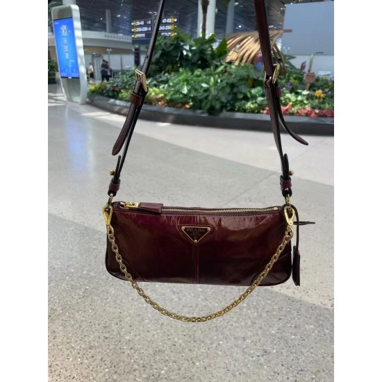 1BC221 Burgundy Waxed Leather Chain Crossbody Bag