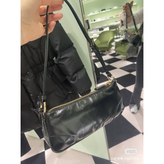 Oil Waxed Leather Underarm Bag