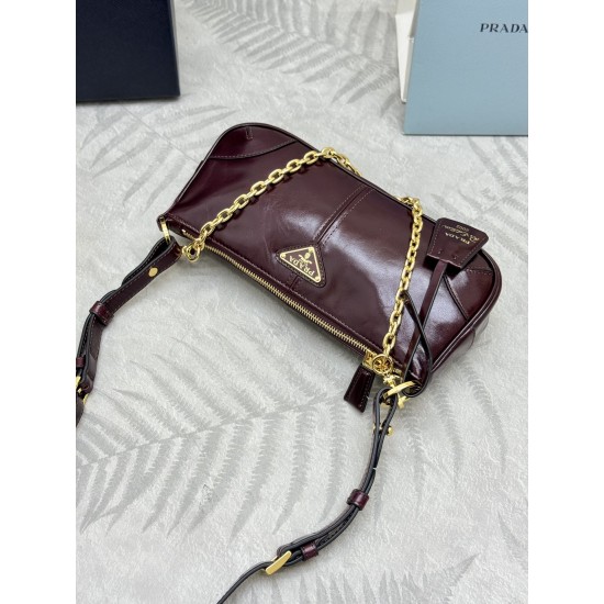 F550 with Counterfeit Full Packaging Exclusive New Burgundy 1BC221 Oil Waxed Leather Chain Shoulder Bag This shoulder and handbag brings together classic Prad design elements to create a sophisticated and versatile silhouette that bridges the gap between 