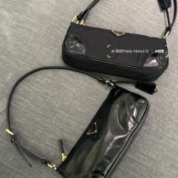 1BC201 Oily Waxed Leather VS Polished Leather with Cloth