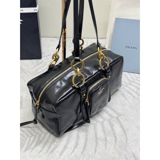 F660 with the counter version of the full set of packaging exclusive custom 2025 new oil waxed leather 1BB138 large this shoulder bag with soft oil waxed leather new interpretation of the design of retro metal hardware and collectible elements of the zipp