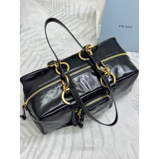 F660 with the counter version of the full set of packaging exclusive custom 2025 new oil waxed leather 1BB138 large this shoulder bag with soft oil waxed leather new interpretation of the design of retro metal hardware and collectible elements of the zipp