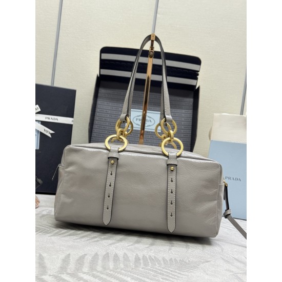 F660 with the counter version of the full set of packaging exclusive custom 2025 new oil wax leather 1BB138 large this shoulder bag with soft oil wax leather new interpretation of the design of retro metal hardware and collectible elements zipper pocket h