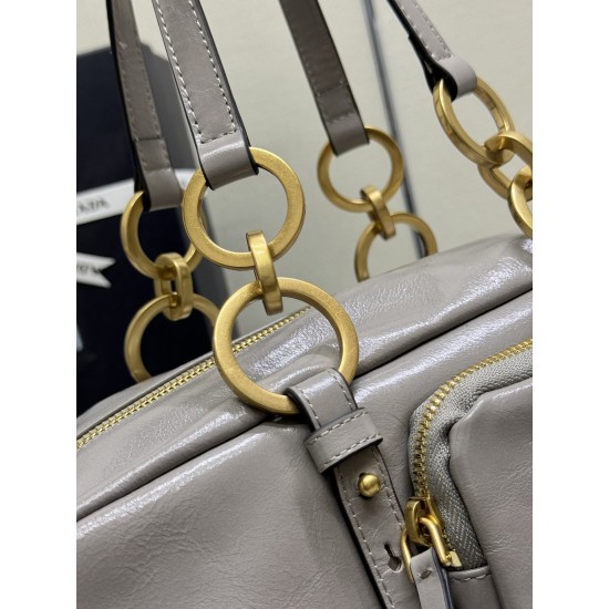 F660 with the counter version of the full set of packaging exclusive custom 2025 new oil wax leather 1BB138 large this shoulder bag with soft oil wax leather new interpretation of the design of retro metal hardware and collectible elements zipper pocket h