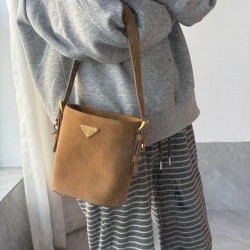 Bucket Frosted Suede Modeling Figure