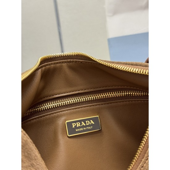 F650 with counter to the version of the full set of packaging exclusive customized new suede Aimee underarm bag 1BC229 small suede this leather Hobo underarm bag design temperament simple imported suede brushed leather front metal triangular enamel logo w