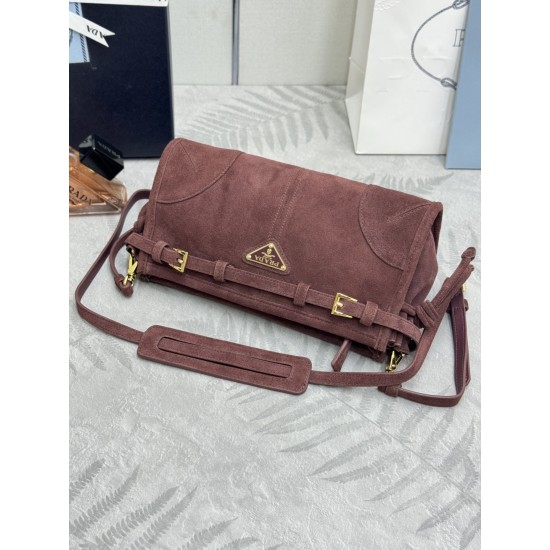 F610 with full counter packageLusSolf Suede 1BA215 Crossbody BagThis crossbody bag is made of imported suede and exudes a vintage vibe with a long, removable and adjustable shoulder strap for easy carrying over the shoulder and across the shoulder.It's a 