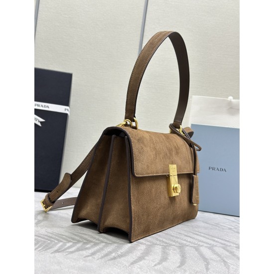 F720 new runway models 1BN023 suede frosted leather this new Soft Sound handbag is made of imported suede and soft sheepskin inside the space ample chic hundred with a removable long shoulder strap with two compartments and can be hand-carried and shoulde