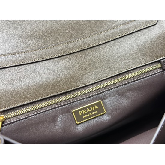 F720 new runway models 1BN023 suede frosted leather this new Soft Sound handbag is made of imported suede and soft sheepskin inside the space ample chic hundred with a removable long shoulder strap with two compartments and can be hand-carried and shoulde