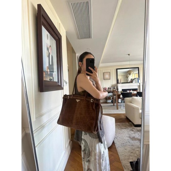 1BA439 Suede Dark Brown Top View