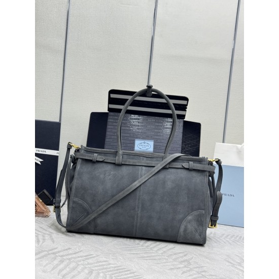 F690New suede large Soft Lux1BA433 arrivesThis handbag is made of imported brushed leather exudes a classical atmosphereWith a long detachable and adjustable shoulder strap to facilitate different occasions with the capacity of space is very large and ver
