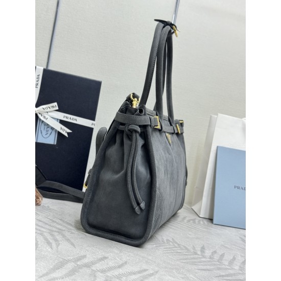 F690New suede large Soft Lux1BA433 arrivesThis handbag is made of imported brushed leather exudes a classical atmosphereWith a long detachable and adjustable shoulder strap to facilitate different occasions with the capacity of space is very large and ver