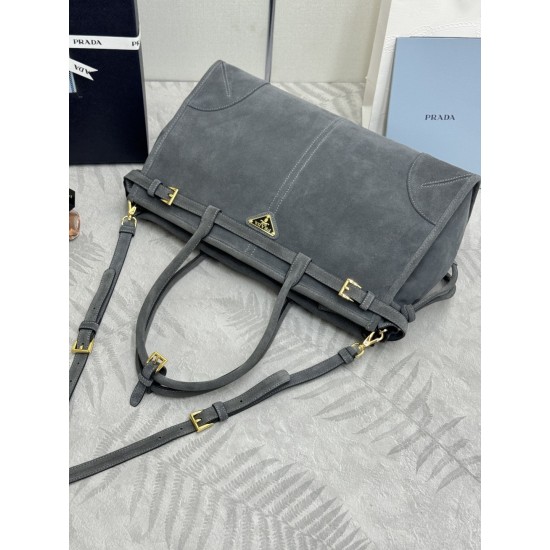 F690New suede large Soft Lux1BA433 arrivesThis handbag is made of imported brushed leather exudes a classical atmosphereWith a long detachable and adjustable shoulder strap to facilitate different occasions with the capacity of space is very large and ver