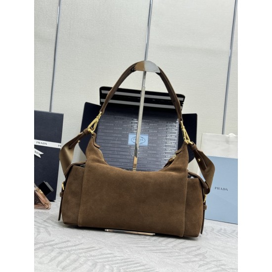 F700 NEW EXPLORATION BAG Frosted Leather 1BC264 Suede with Counterfeit Full Packaging This Exploration Bag is made of imported nylon fabric and calfskin leather features a soft silhouette and multiple pockets Lightweight and practical ReNylon emphasizes t