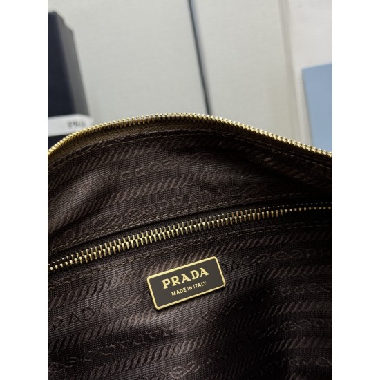 F700 NEW EXPLORATION BAG Frosted Leather 1BC264 Suede with Counterfeit Full Packaging This Exploration Bag is made of imported nylon fabric and calfskin leather features a soft silhouette and multiple pockets Lightweight and practical ReNylon emphasizes t