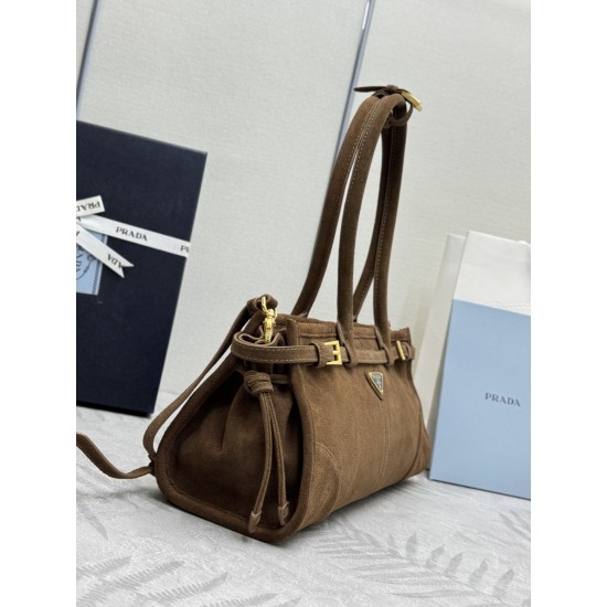 F690 with counter counter version of the full set of packaging exclusive custom new suede suede small Soft Lux1BA426 brown curry color arrived this handbag crossbody imported brushed leather exudes a classical atmosphere with a long detachable adjustable 