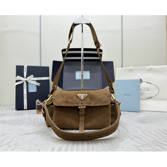 F700 with counter counter version of the full set of packaging exclusive customized new messenger bag 1BD394 suede This handbag is a perfect blend of sophistication and functionality made of imported suede with a soft silhouette with a number of pockets L