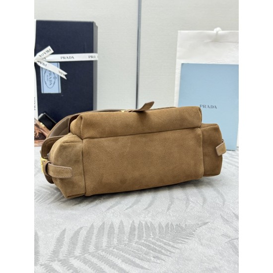 F700 with counter counter version of the full set of packaging exclusive customized new messenger bag 1BD394 suede This handbag is a perfect blend of sophistication and functionality made of imported suede with a soft silhouette with a number of pockets L