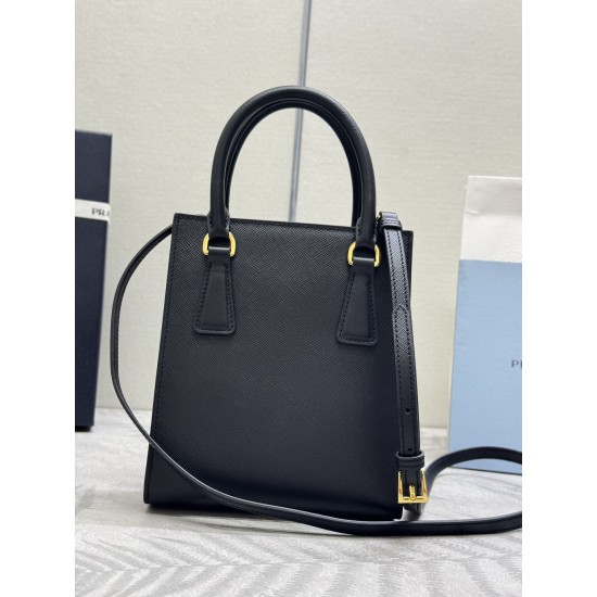 F600 with a full set of counter packaging exclusive customized classic Mini Tote 1BA358 arrived this Saffiano cross grain cowhide leather body with double handles removable shoulder strap to facilitate a variety of ways to carry 95cm quite functional stro