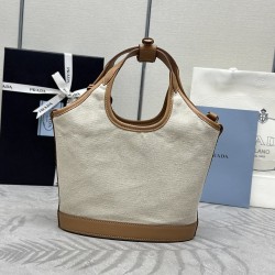 F520 with counter counter version of the full set of packaging exclusive customized new shopping bag 1BE074 small tote This tote bag is made of linen blend fabrics to create a stylish sense of volume and exquisite geometric shape to show its structured de