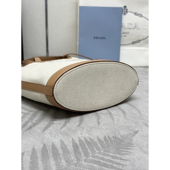 F520 with counter counter version of the full set of packaging exclusive customized new shopping bag 1BE074 small tote This tote bag is made of linen blend fabrics to create a stylish sense of volume and exquisite geometric shape to show its structured de