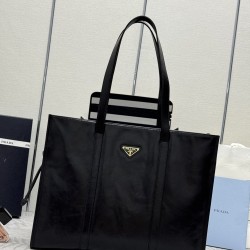 F750 new waxy leather tote bag 1BG460 This tote bag is made of imported waxy leather oily color exudes a classical atmosphere shoulder carry handheld can be capacity space is very large huge good use is definitely the time business people must-have models