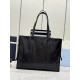 F750 new waxy leather tote bag 1BG460 This tote bag is made of imported waxy leather oily color exudes a classical atmosphere shoulder carry handheld can be capacity space is very large huge good use is definitely the time business people must-have models