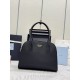 F780 Medium 32CM New tote bag 1BG538 has arrived This tote bag presents a sturdy silhouette that exudes modernity and elegance, with ample capacity and a convenient large opening Soft grained leather outlines the sleek, minimalist lines This practical acc