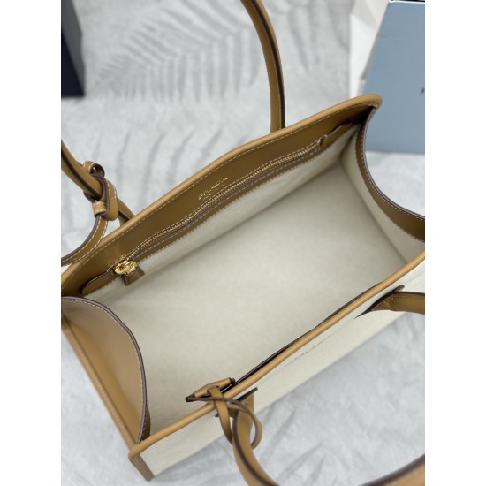 F590 new linen tote bag 1BG572 this bag combines cowhide and linen blended fabrics versatile fashion and lightweight texture molded Oversize silhouette skillfully interpreted duality functional and practical design exquisite exquisite detail highlights th